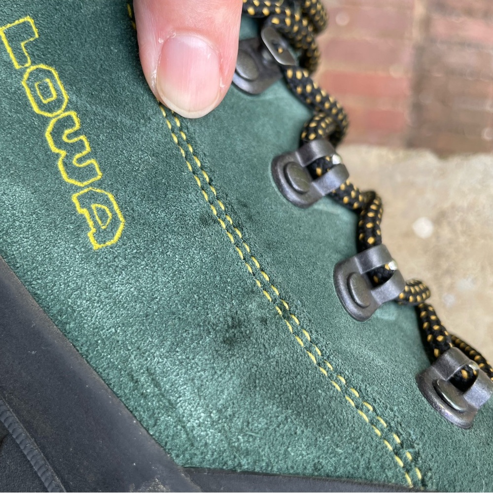 Men’s Lowa Green Suede Hiking Boots with Black Toe Caps - Picture 11 of 16
